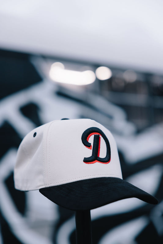 (E) DISTANZ "D" BLACK/WHITE CAP